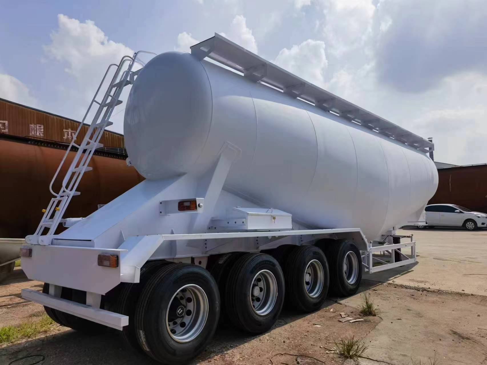 梁山粉粒物料運輸車供應